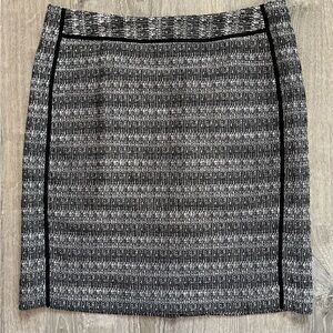 Liz Claiborne, Elegant Black and Gray Women's Skirt Size 12P